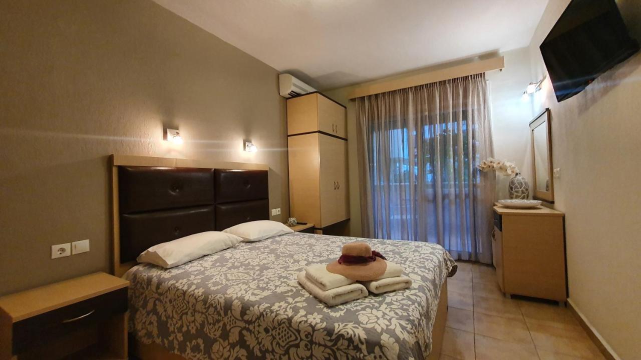 House Spanos Сарти Екстериор снимка